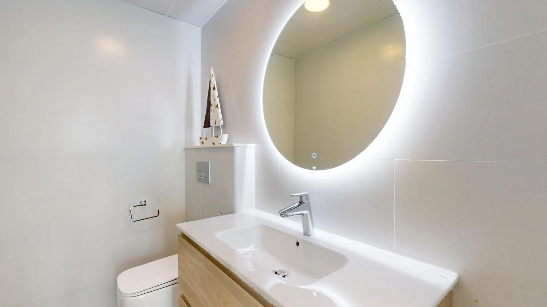 The Point Tower - Chic One Bedroom Dubai